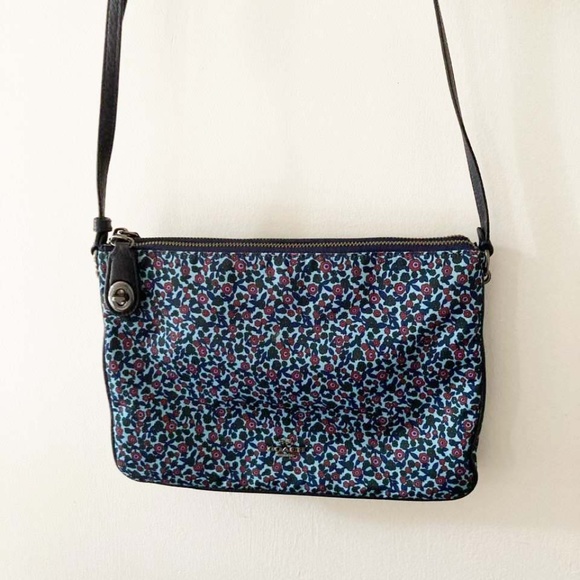 Coach Nylon Blue Floral Bag With Matching Leather Wristlet - Picture 7 of 16